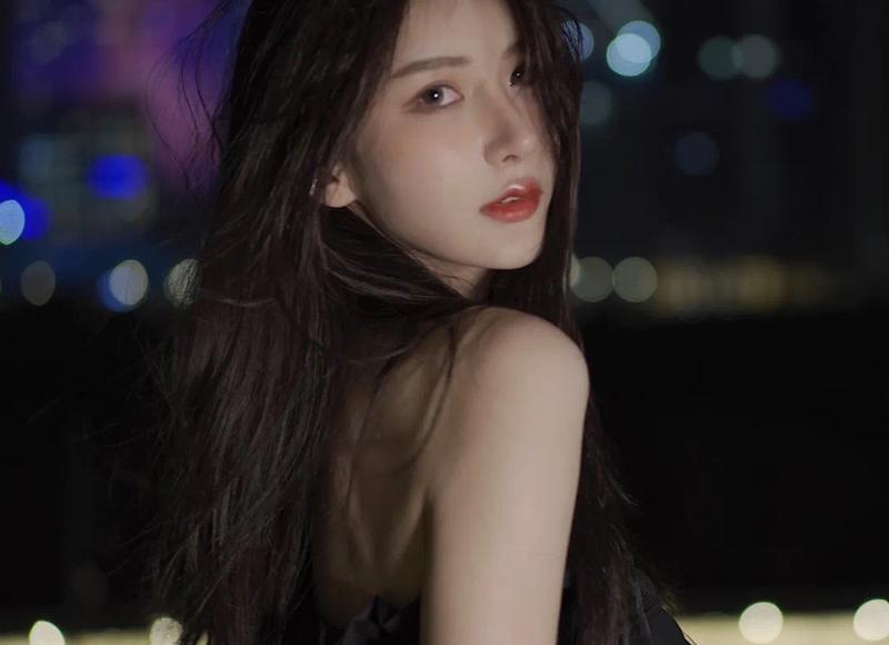 喜欢一女生，刚认识时怎么聊天？