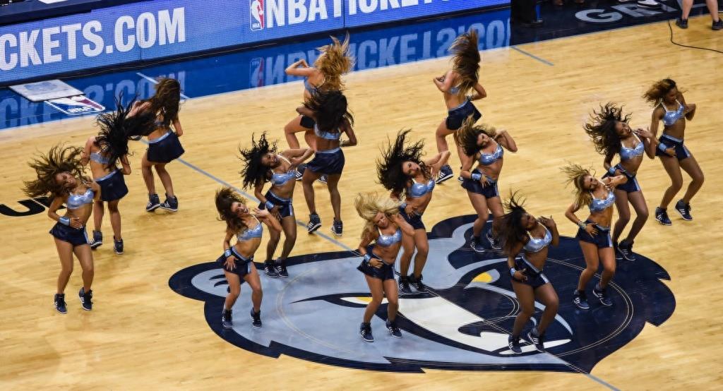 篮球——NBA季后赛：马刺战胜灰熊