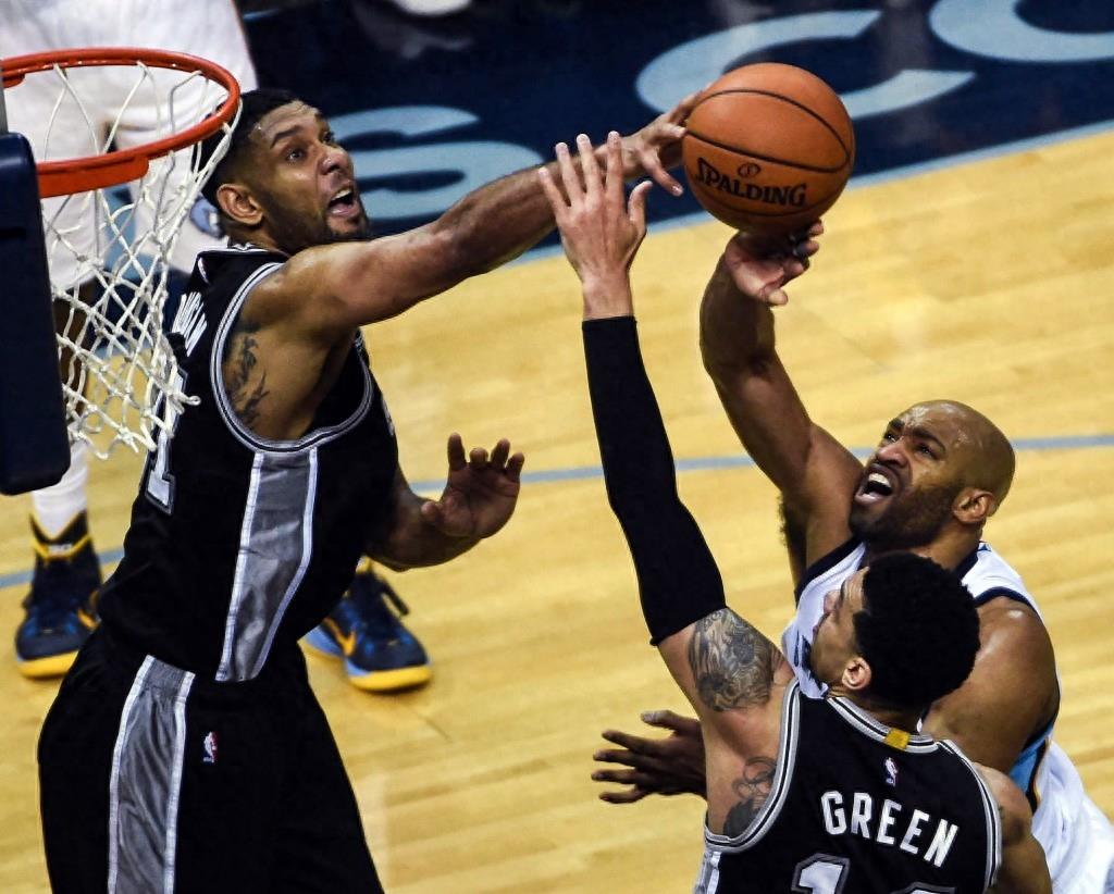 篮球——NBA季后赛：马刺战胜灰熊