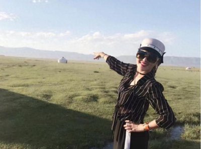 ​27的岁乌兰图雅近照