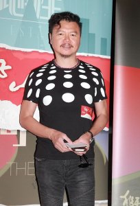 ​61岁前TVB艺人艾威低于市价出售房产，逆境中求生仍坚持助养儿童