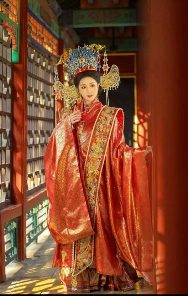办一场中式婚礼大概多少钱-（中式婚礼需要多少钱）
