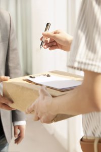 ​邮政快递怎么投诉最有效的方法（快递投诉无门怎么办？教你一招，管用）