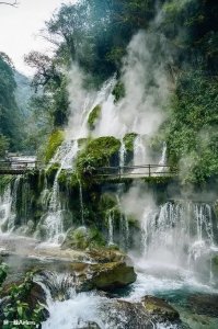 ​螺髻山瀑布温泉