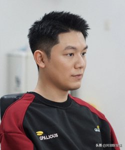 ​2025年男生潮流发型，剪这3款太帅了，时髦百搭，值得尝试！