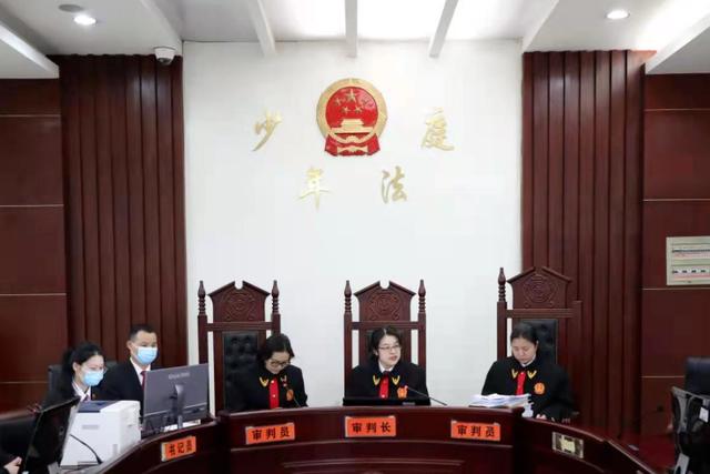 成长守护者护苗行动一线栏目（以法之名护苗成长）(6)