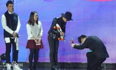 ​“杜海涛下跪权志龙”事件被网友反复提及，杜海涛洗不白了吗？