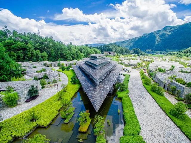 云南腾冲泡温泉的地方有哪些（腾冲5大温泉度假圣地）(12)