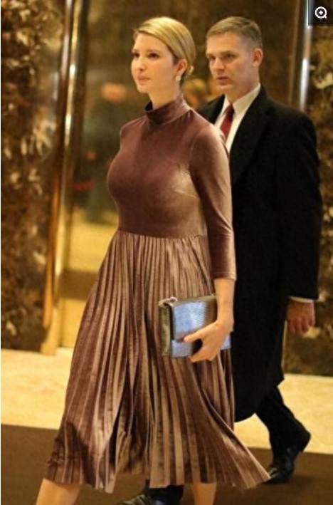 37岁伊万卡从政之路开始？公司关门，衣服1元甩卖，美国众人哄抢