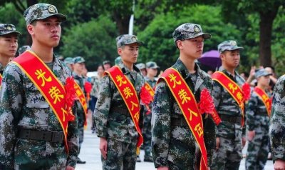 ​直招士官VS大学参军：差异背后的深层影响，你知道多少？