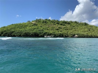 ​被誉为巴厘岛“恶魔的眼泪”，稍不小心会被浪卷走，但美得像梦境