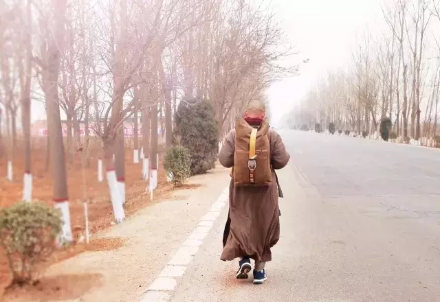 他曾是阿里巴巴高管，出家81天行走两千多里路，如今过得怎样？