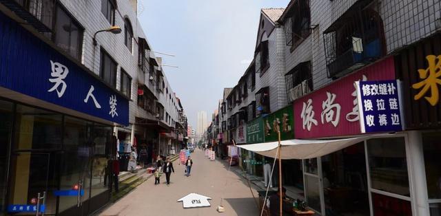 武汉服装批发市场哪个最好（武汉的服装批发市场你又知道几个呢）(7)