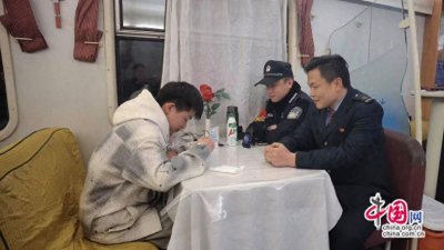 ​K267次列车：男孩赌气离家，列车暖心救助