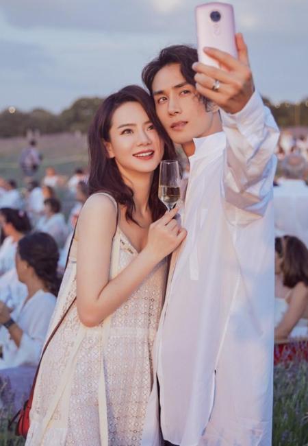 戚薇结几次婚（35岁的戚薇结婚7年）(17)