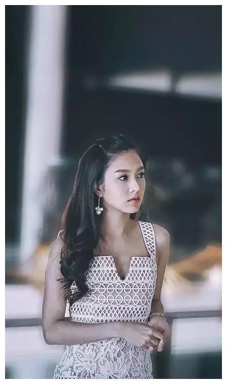 新铁石心肠爆红，这个女主也太好看了吧？