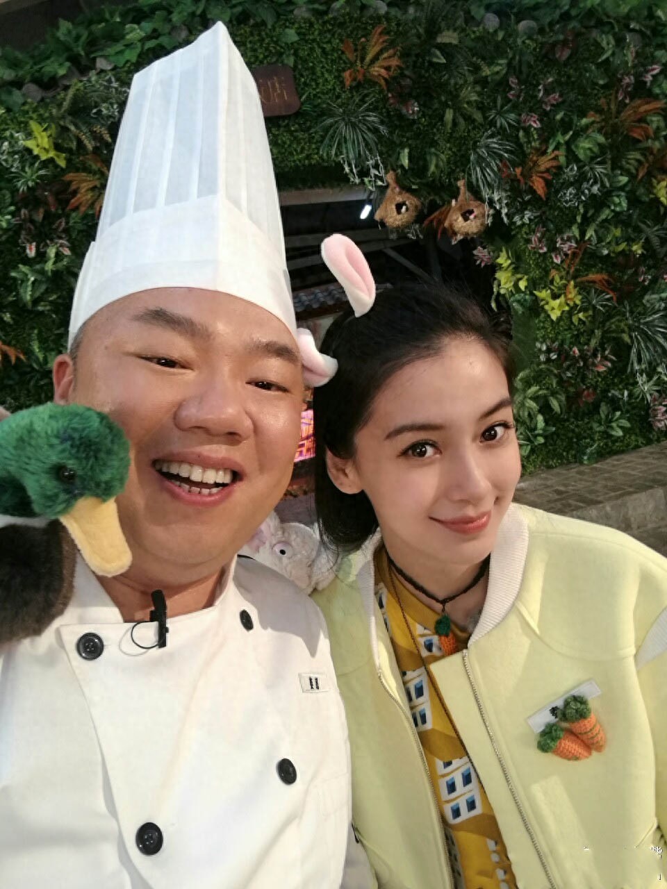 出演《武林外传》李大嘴一角走红,如今家庭美满,享受副团级待遇