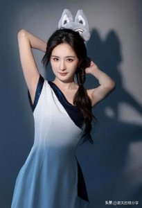 ​杨幂用高定礼服诠释女性自信，全球首穿惊艳四座