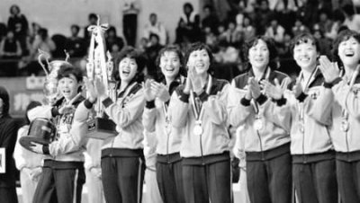 ​跟郎平一届的排球运动员都有谁(郎平当过中国女排队长吗)