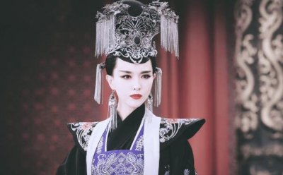 ​萧太后赐死两个姐姐是真的吗？萧太后和韩德让有关系吗？