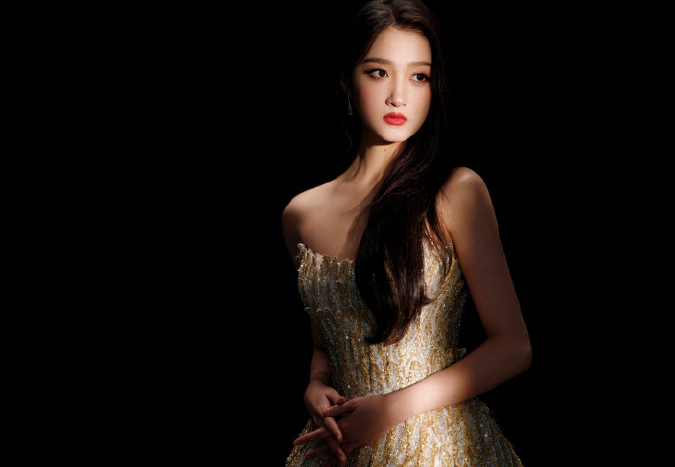 关晓彤的家庭背景如何（关晓彤家世爆料）(1)_