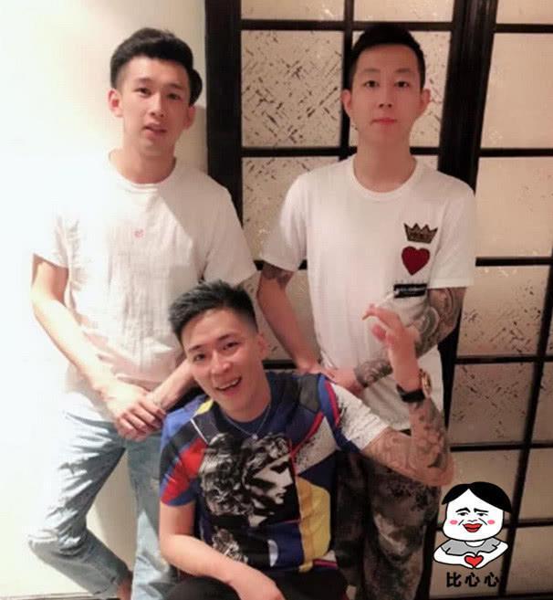 刘一手结婚抢走韩安冉风头?都是邀请上千万粉丝网红,她怎么比?