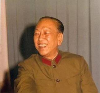 ​耿飚同志和夫人 子女