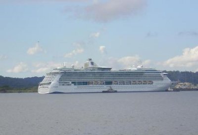 ​船在晚上行驶为什么不开灯