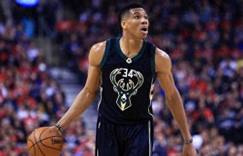 阿德托昆博为什么叫字母哥?源于和骑士的一场比赛