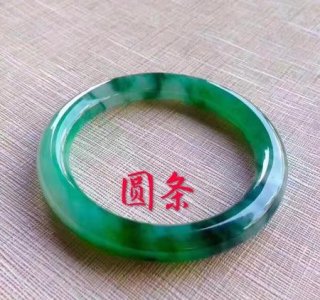 ​玉镯鉴别最简单方法(玉手镯怎么看真假 鉴别方法)