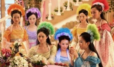 ​身患侏儒被父母送进福利院后，又惨遭妻子抛弃的张伸，近况如何？