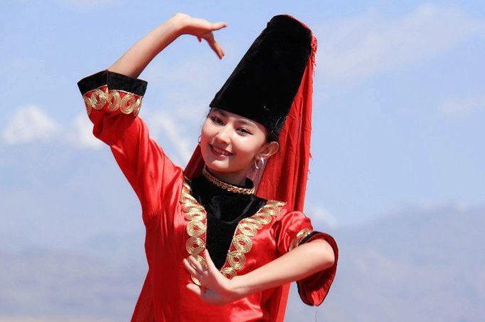 掀起你的盖头来是哪个民族的民歌_创作背景歌曲歌词歌曲鉴赏 社会影响作者介绍 掀起你的盖头来是哪个民族的民歌_创作背景歌曲歌词歌曲鉴赏 社会影响作者介绍