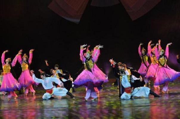 掀起你的盖头来是哪个民族的民歌_创作背景歌曲歌词歌曲鉴赏 社会影响作者介绍 掀起你的盖头来是哪个民族的民歌_创作背景歌曲歌词歌曲鉴赏 社会影响作者介绍