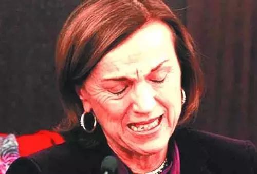 “我去买几个橘子,你就站在此地不要走动。。。”