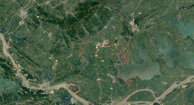 越南河内市黄梅郡、中国湖北省黄冈市黄梅县:前者人口密度高很多