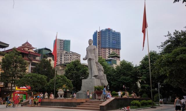 越南河内市黄梅郡、中国湖北省黄冈市黄梅县:前者人口密度高很多