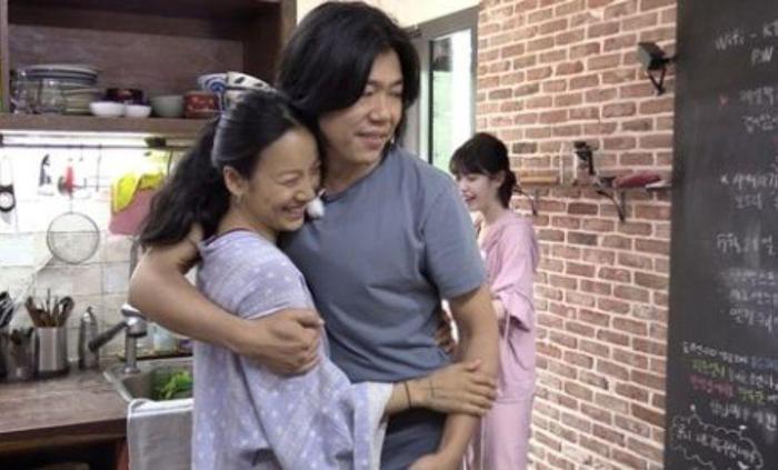 曾被批美女配野兽,李尚顺用行动证明自己值得李孝利嫁