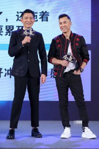 ​甄子丹资料身高1.74米，实际呢？不比不知道，一比吓一跳