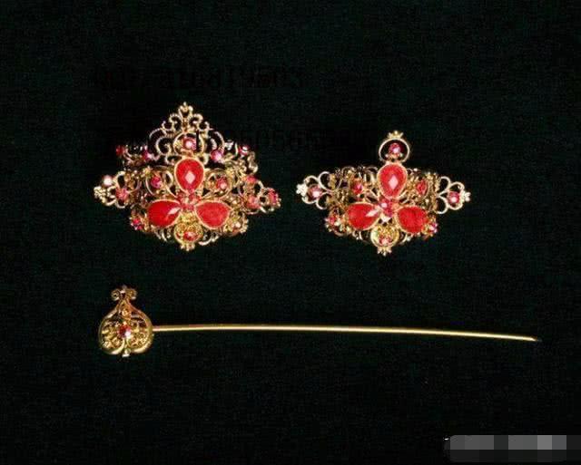 古时女子头上戴的步摇、钗、簪、钿有啥区别？最后一款我被迷晕了