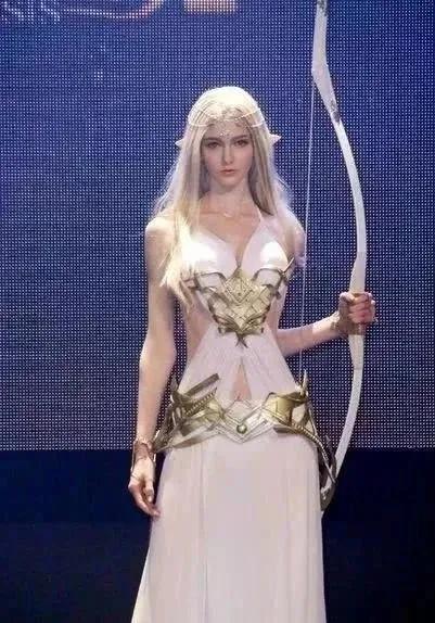 精灵再世小仙女——加拿大萨凡娜 · 布莱德逆天迷人颜值