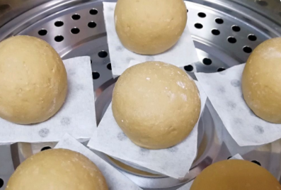 热馒头怎么不被水泡湿,用锅热馒头怎样不使馒头起水泡呢图10