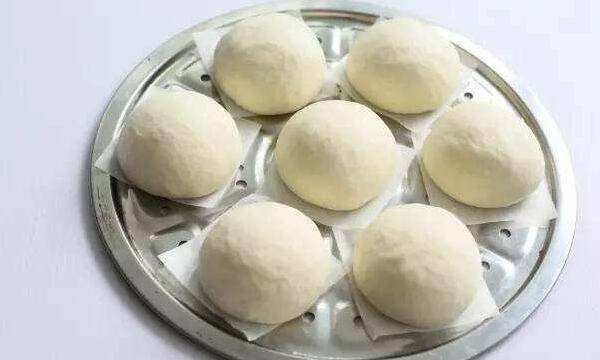 热馒头怎么不被水泡湿,用锅热馒头怎样不使馒头起水泡呢图6