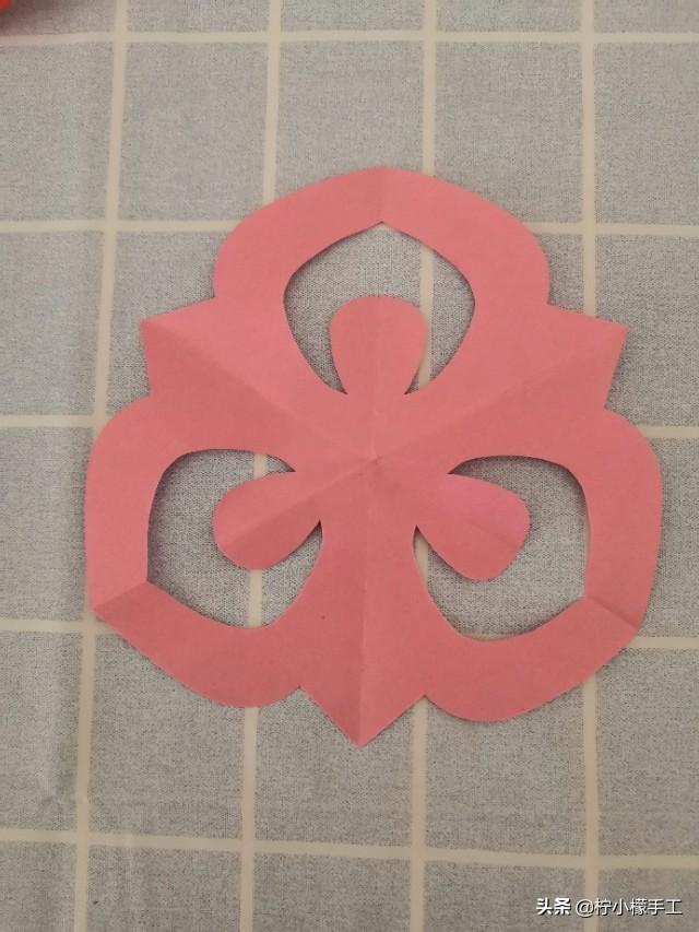 剪纸儿童简单又好看的(适合初学儿童的10种简单剪纸)(12)