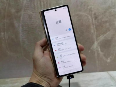 ​三星w21参数配置(三星w21和fold3哪个好)