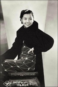 ​20张老照片展现民国女性的千姿百媚，哪一个是你的菜？