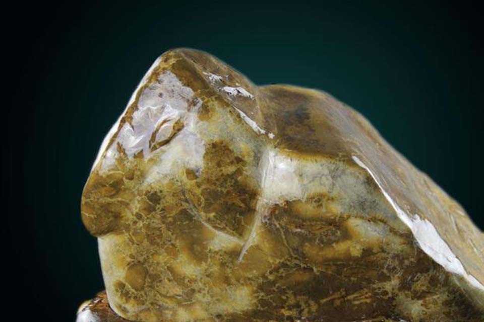 蛇纹石玉对身体好不好(蛇纹石玉值钱吗)