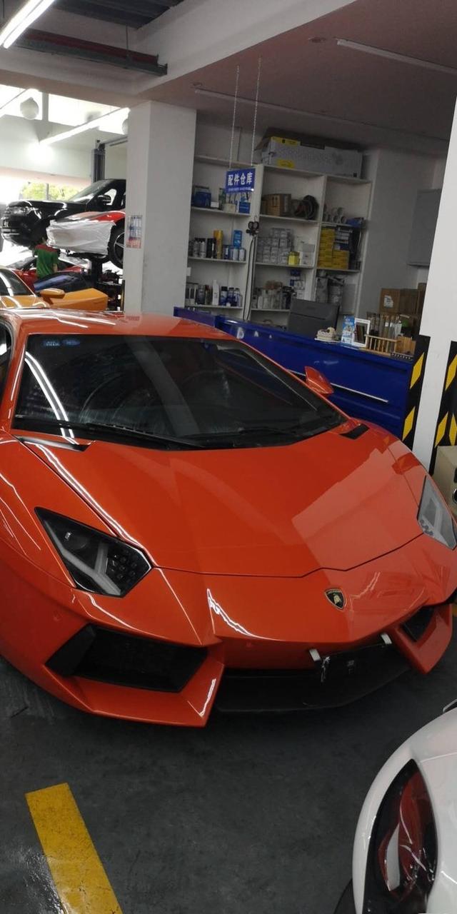 成全最后的跑车梦,怒提兰博基尼AventadorLP700-