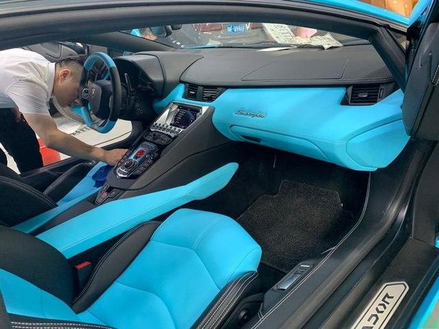 成全最后的跑车梦,怒提兰博基尼AventadorLP700-