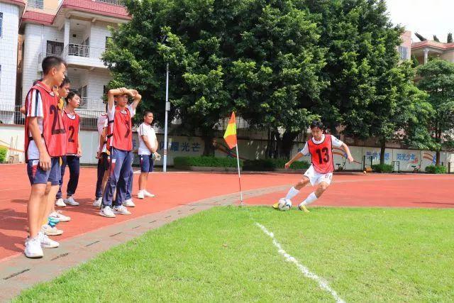 帅!佛山籍“留洋”球员梁锦辉回母校传经送宝,精湛球技戳→