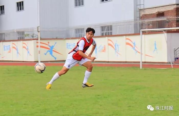 帅!佛山籍“留洋”球员梁锦辉回母校传经送宝,精湛球技戳→